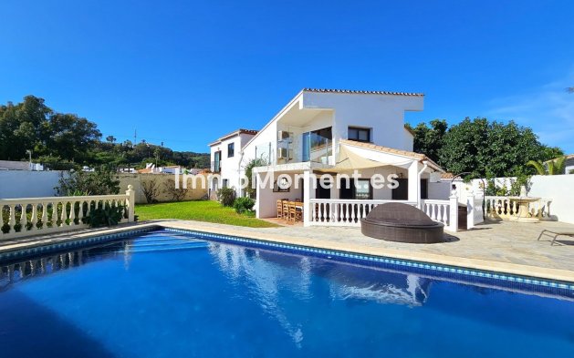 Freistehende Villa - Wiederverkauf - Estepona  - Estepona Centro