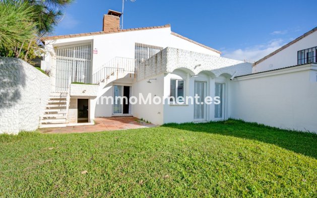 Freistehende Villa - Wiederverkauf - Estepona  - Estepona Centro