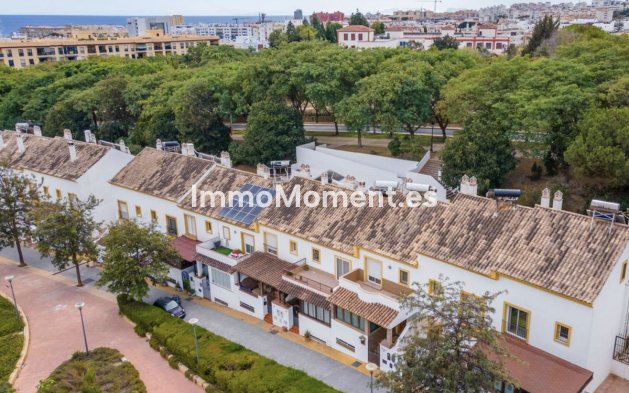 Freistehende Villa - Wiederverkauf - Estepona  - Estepona Centro