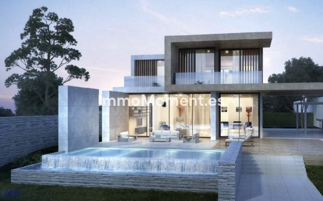 Freistehende Villa - Wiederverkauf - Estepona  - Estepona Centro