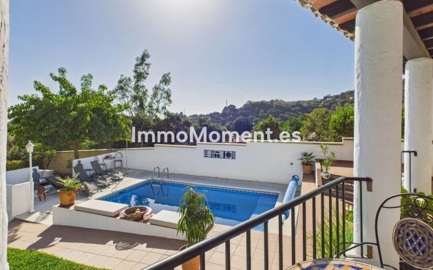 Freistehende Villa - Wiederverkauf - Estepona  - Estepona Centro