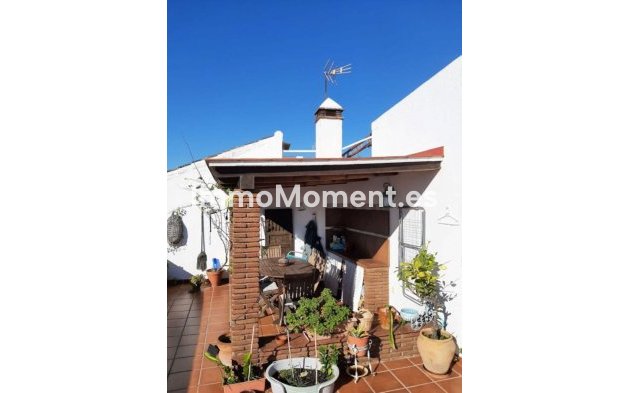 Freistehende Villa - Wiederverkauf - Estepona  - Estepona Centro