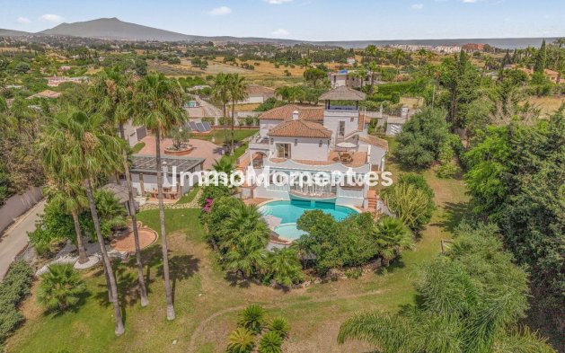 Freistehende Villa - Wiederverkauf - Estepona  - Estepona Centro