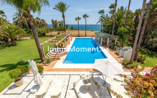 Freistehende Villa - Wiederverkauf - Estepona  - RSO-85717