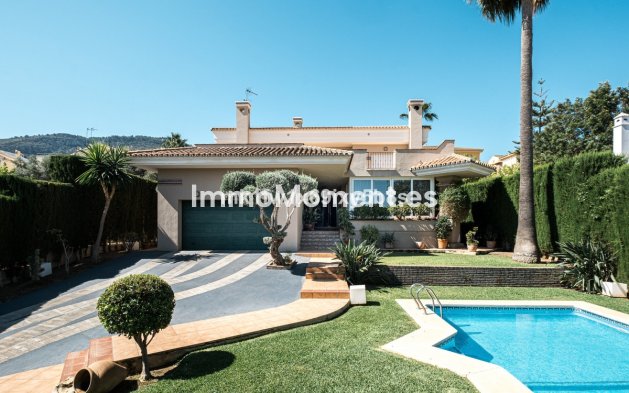 Freistehende Villa - Wiederverkauf -   Inländisch - Alhaurín de la Torre