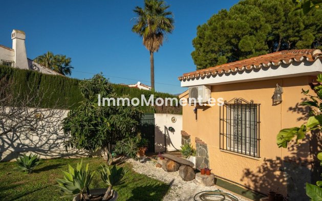 Freistehende Villa - Wiederverkauf -   Inländisch - Alhaurín el Grande Centro