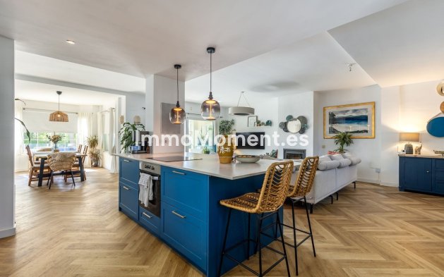 Freistehende Villa - Wiederverkauf -   Inländisch - Alhaurín Golf