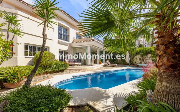 Freistehende Villa - Wiederverkauf -   Inländisch - Alhaurín Golf