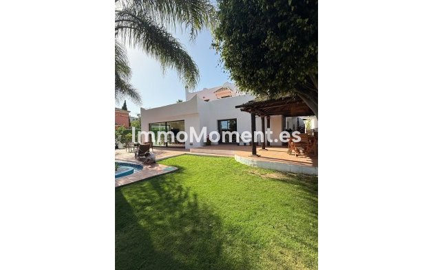 Freistehende Villa - Wiederverkauf - Marbella - Nagüeles