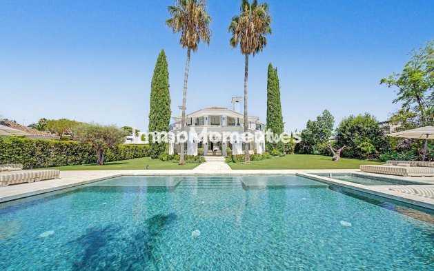 Freistehende Villa - Wiederverkauf - Marbella - Nueva Andalucía