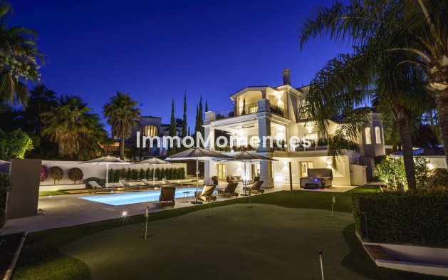 Freistehende Villa - Wiederverkauf - Marbella - Nueva Andalucía