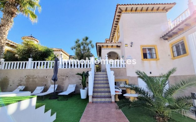 Freistehende Villa - Wiederverkauf - Orihuela Costa - Villamartín