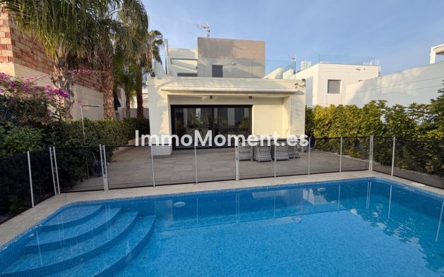 Freistehende Villa - Wiederverkauf - Rojales - Rojales Centro