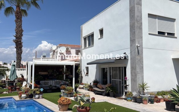 Freistehende Villa - Wiederverkauf - Torrevieja - Torrevieja Centro
