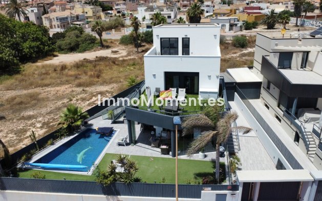 Freistehende Villa - Wiederverkauf - Torrevieja - Torrevieja Centro