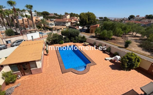 Freistehende Villa - Wiederverkauf - Torrevieja - Torrevieja Centro
