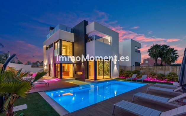 Freistehende Villa - Wiederverkauf - Torrevieja - Torrevieja Centro