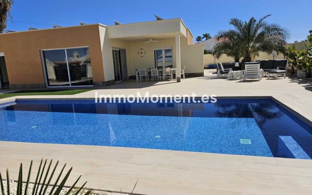 Freistehende Villa - Wiederverkauf - Torrevieja - Torrevieja Centro