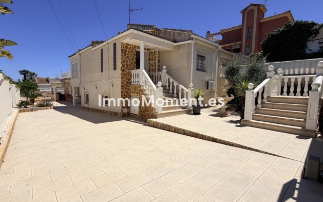 Freistehende Villa - Wiederverkauf - Torrevieja - Torrevieja