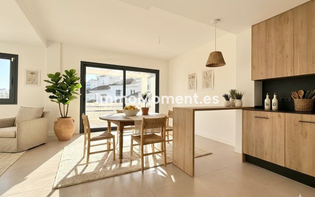 Geschakelde woning - Bestaande woning - Estepona  - Atalaya