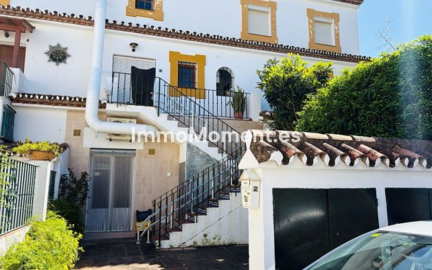 Geschakelde woning - Bestaande woning - Estepona  - Estepona Centro