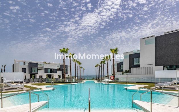 Geschakelde woning - Bestaande woning - Estepona  - Estepona Centro