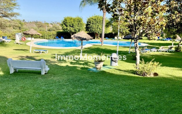 Geschakelde woning - Bestaande woning - Estepona  - Estepona Centro