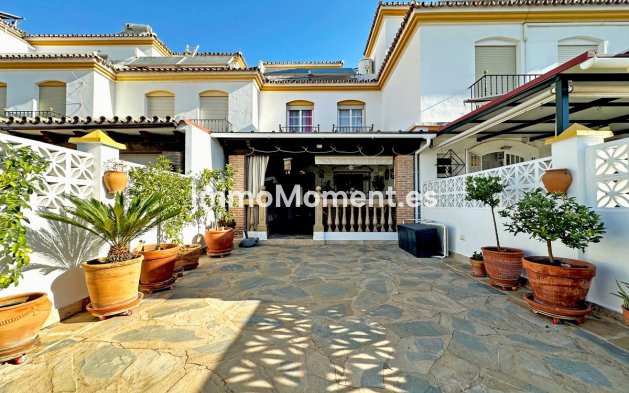 Geschakelde woning - Bestaande woning - Estepona  - Estepona Centro