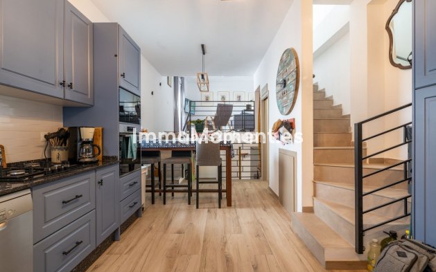 Geschakelde woning - Bestaande woning - Estepona  - Estepona Centro