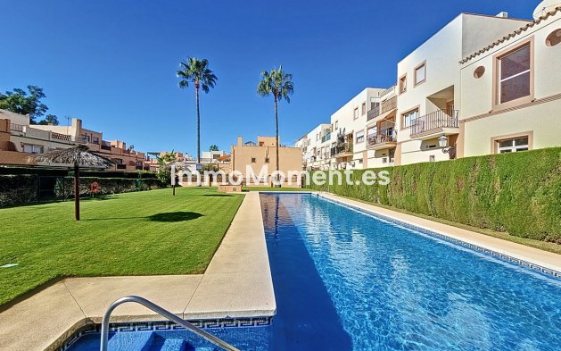 Geschakelde woning - Bestaande woning - Estepona  - Estepona Centro