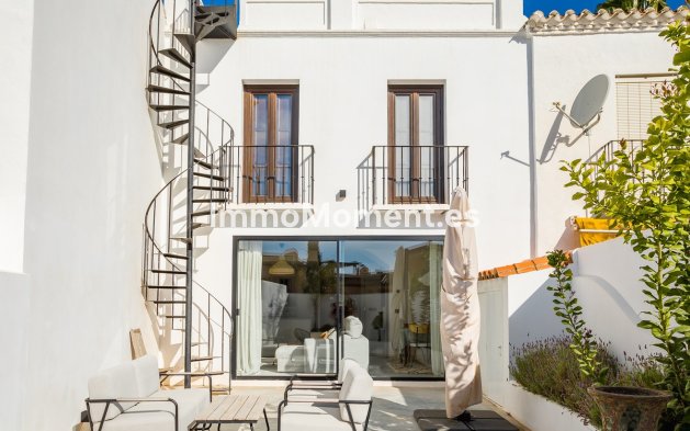 Geschakelde woning - Bestaande woning - Marbella - Nueva Andalucía