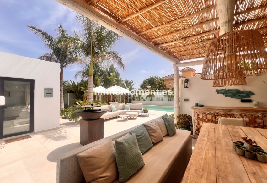 Kurzzeitvermietung - Freistehende Villa - Estepona  - Costalita