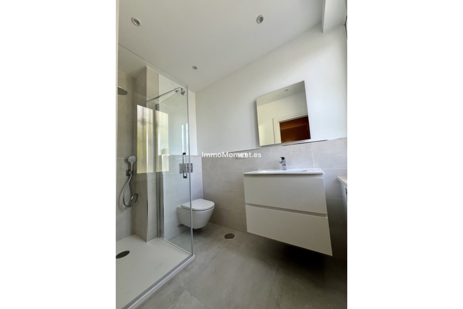 Kurzzeitvermietung - Freistehende Villa - Marbella Est - Marbella