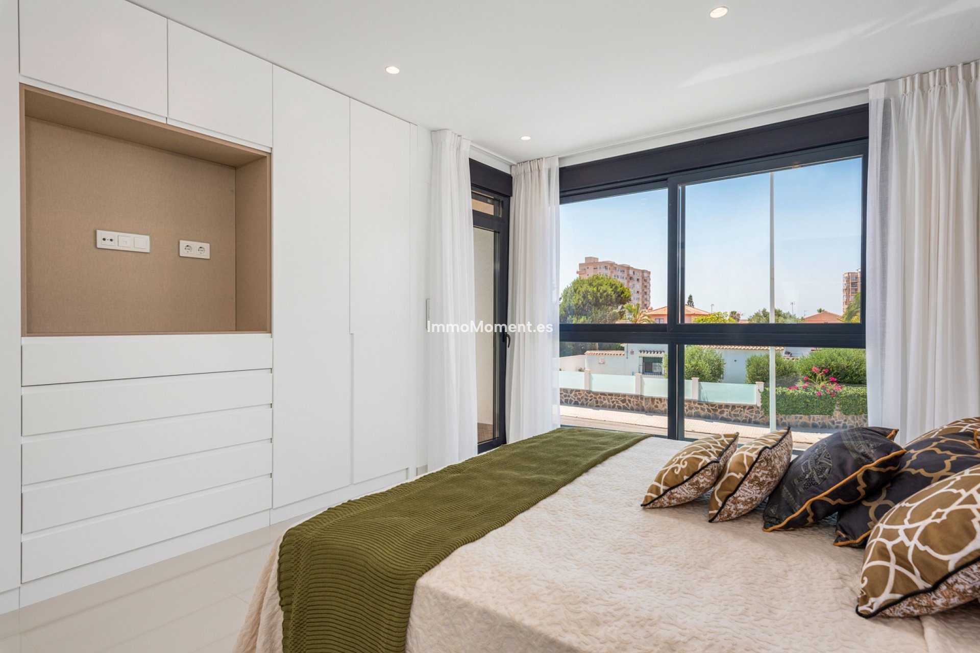 Neubau - Freistehende Villa - Playa Paraiso