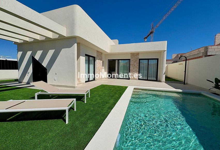 Neubau - Freistehende Villa - Roldán