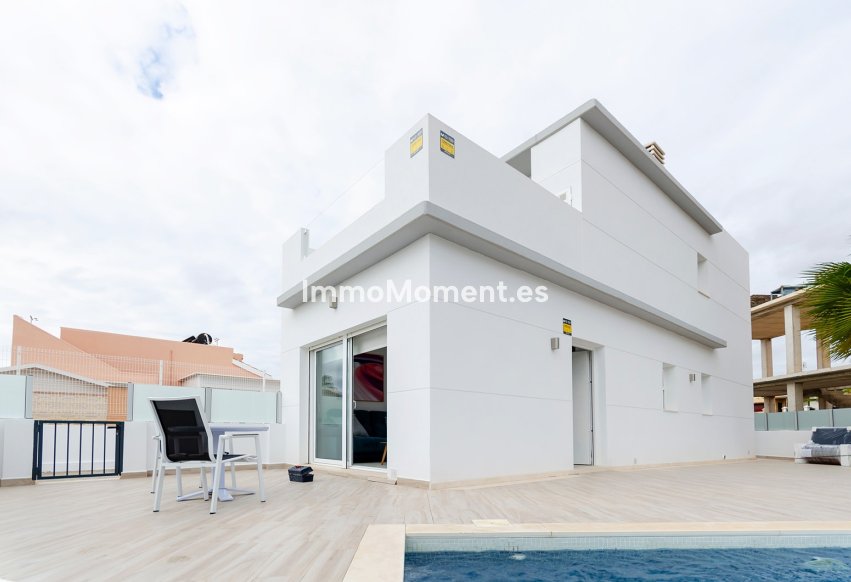 Nieuwbouw - Vrijstaande villa - Torrevieja