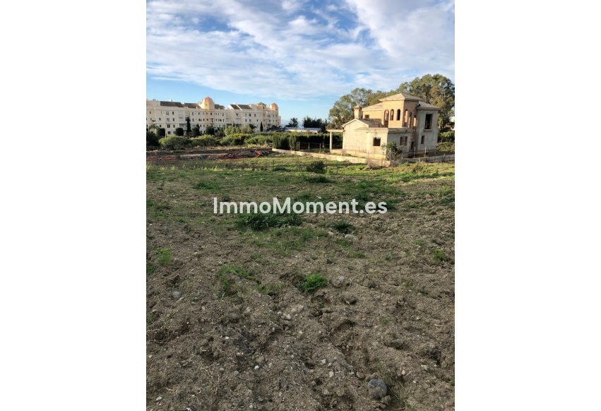 Obra nueva - Terreno - Estepona  - Selwo