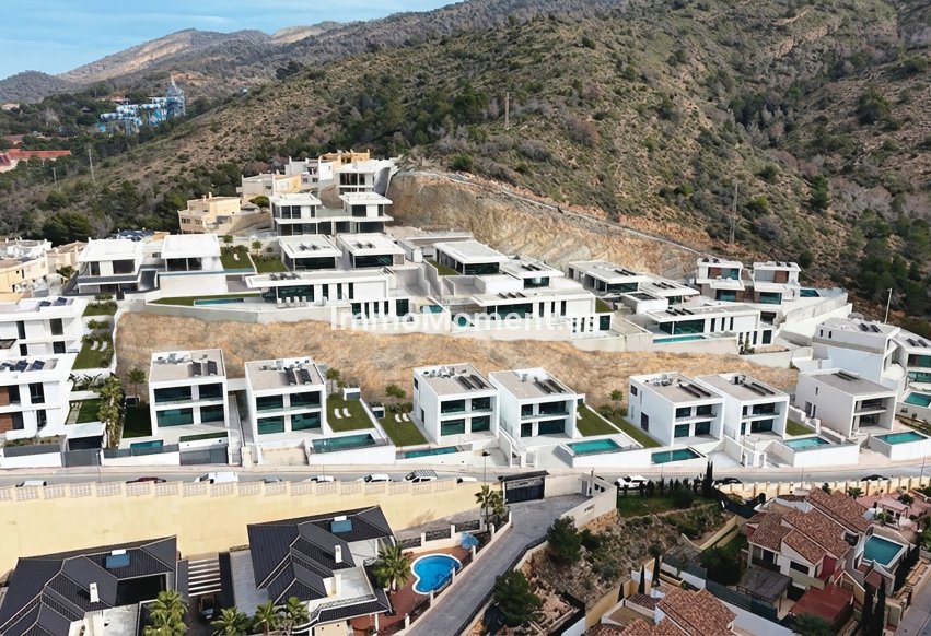 Obra nueva - Villa independiente - Benidorm