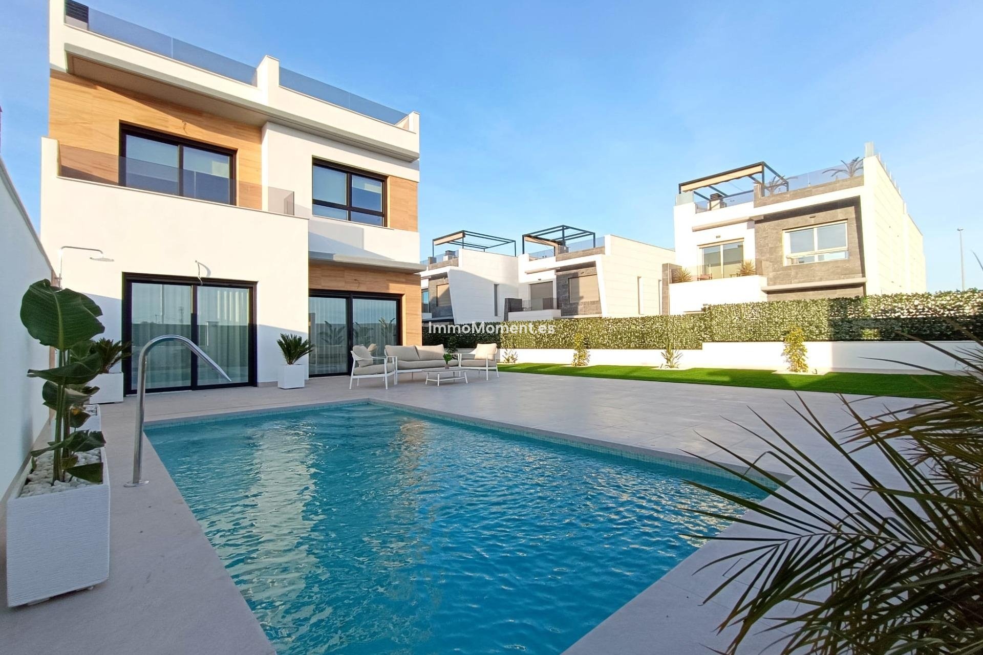 Obra nueva - Villa independiente - Benijofar