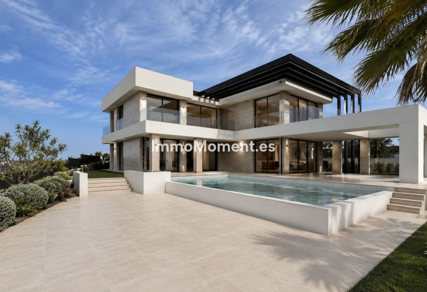 Obra nueva - Villa independiente - Estepona  - Estepona Centro
