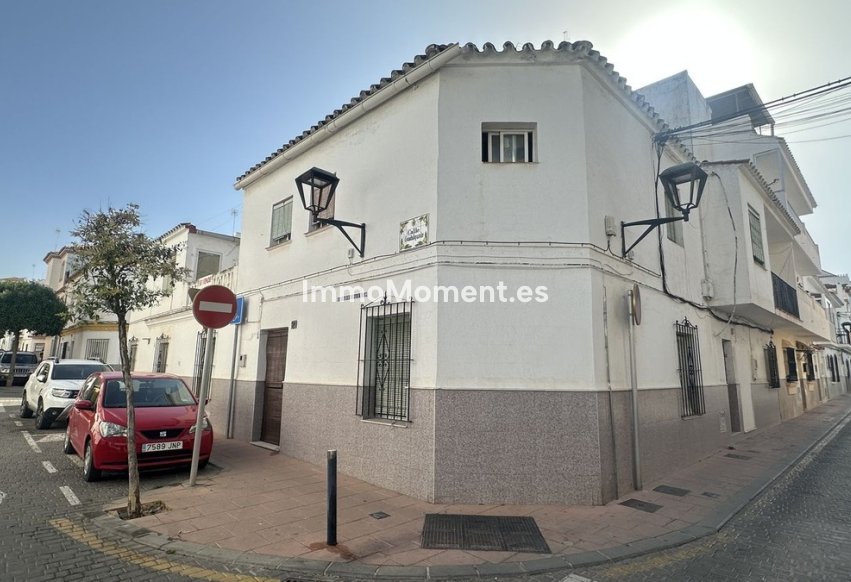 Obra nueva - Villa independiente - Estepona  - Estepona Centro
