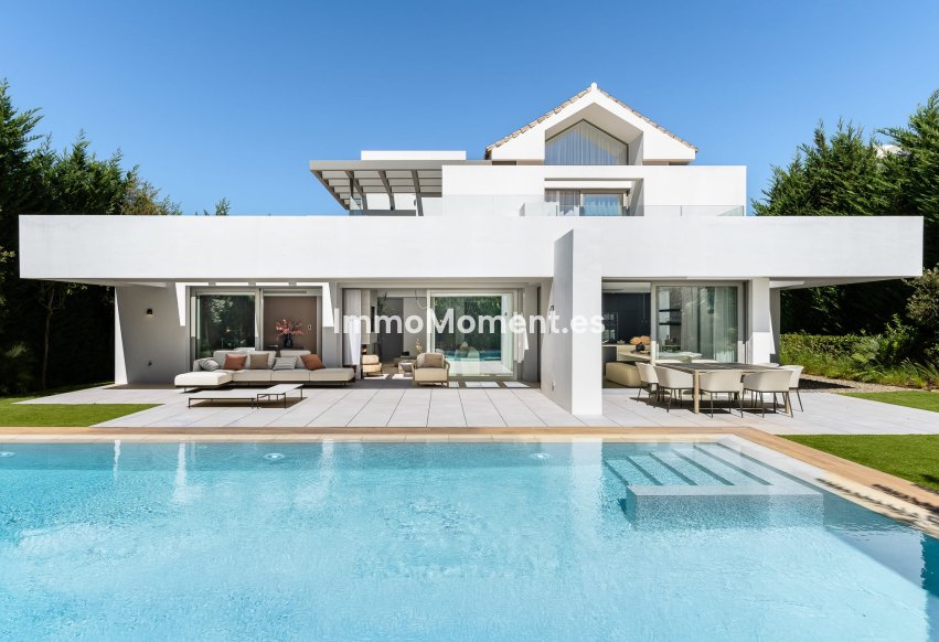 Obra nueva - Villa independiente - Estepona  - Estepona