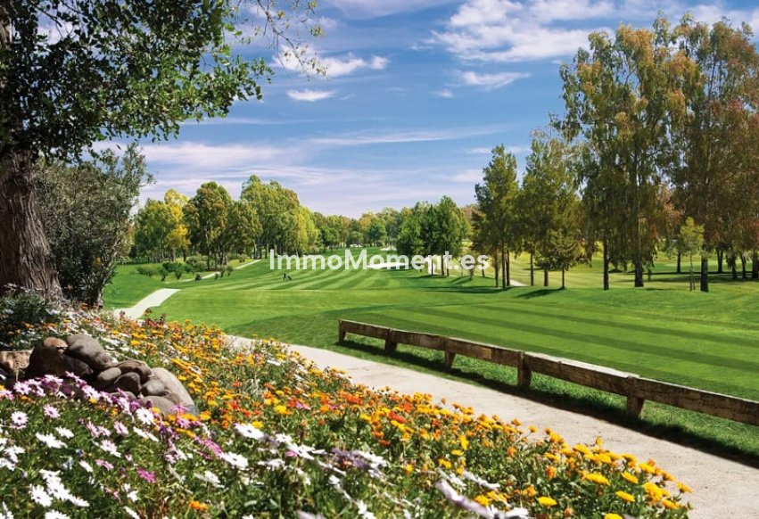 Obra nueva - Villa independiente - Estepona  - Estepona