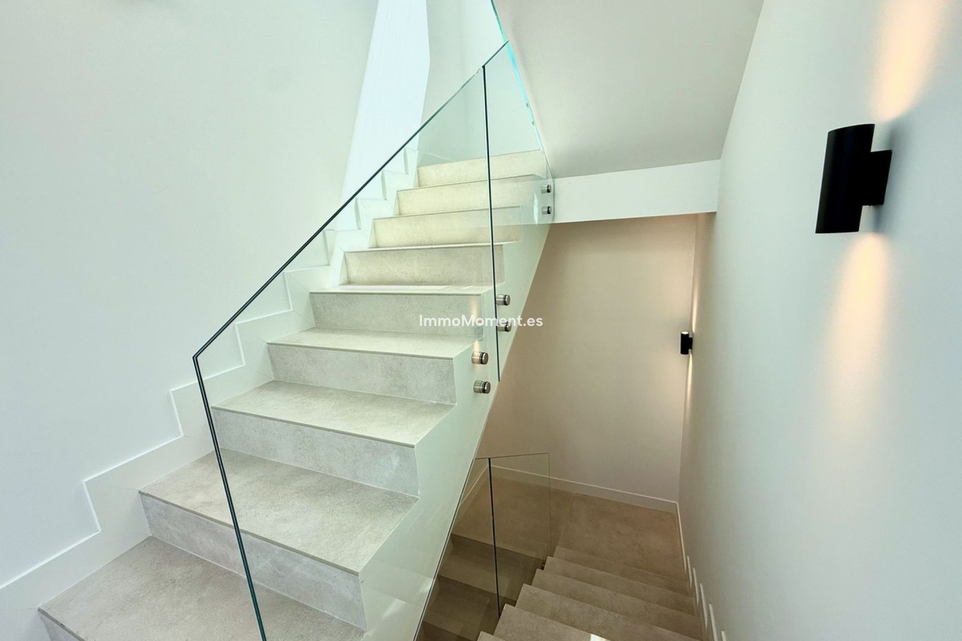 Obra nueva - Villa independiente - Estepona  - New Golden Mile