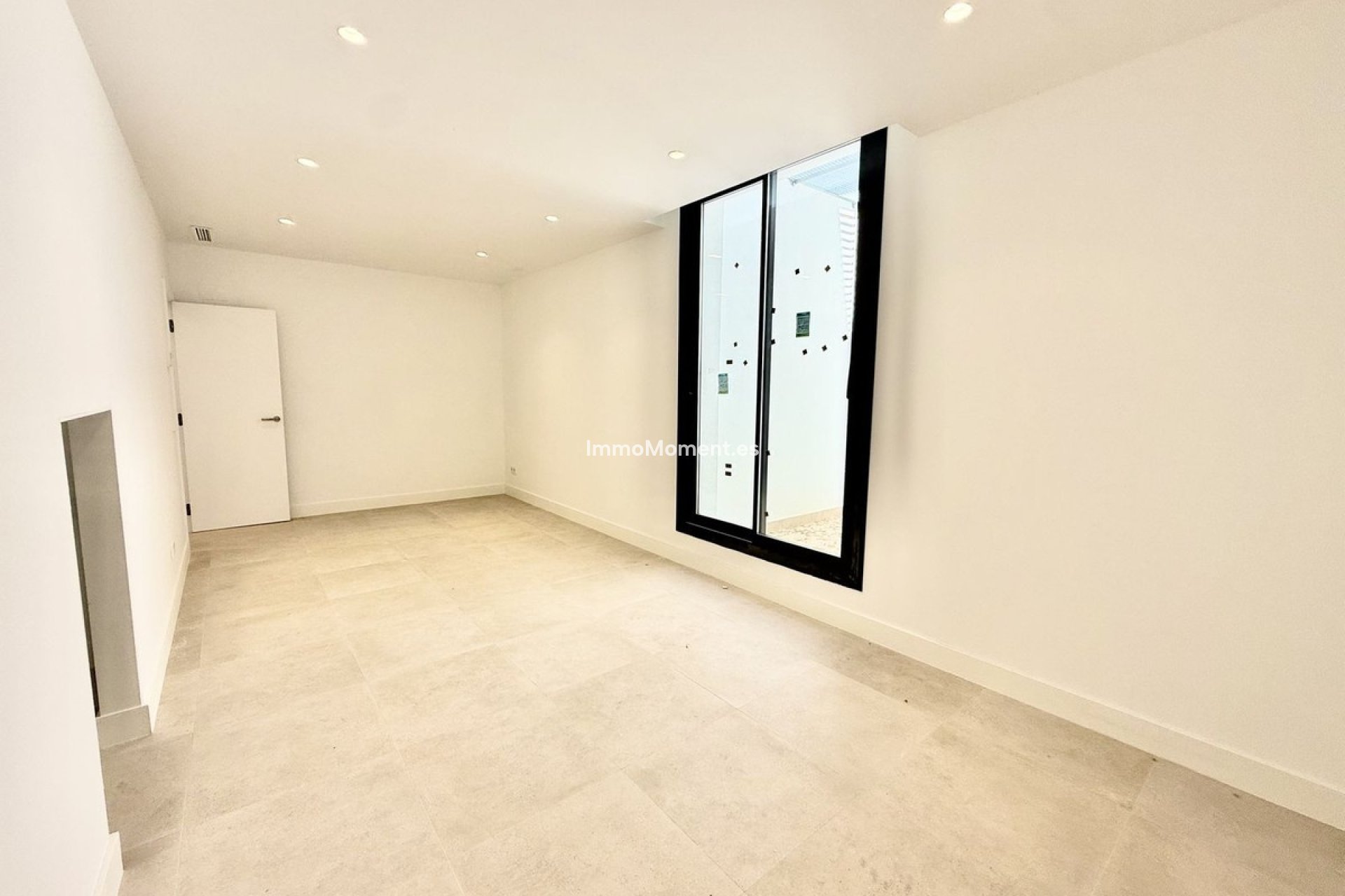 Obra nueva - Villa independiente - Estepona  - New Golden Mile
