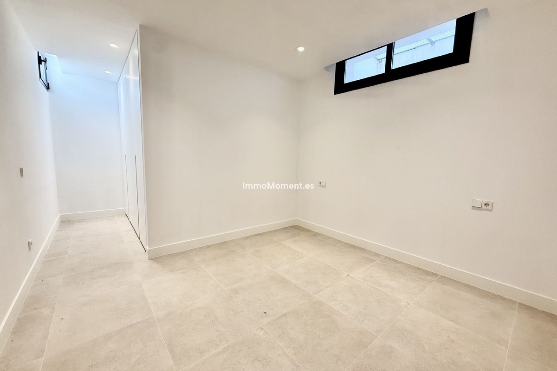 Obra nueva - Villa independiente - Estepona  - New Golden Mile