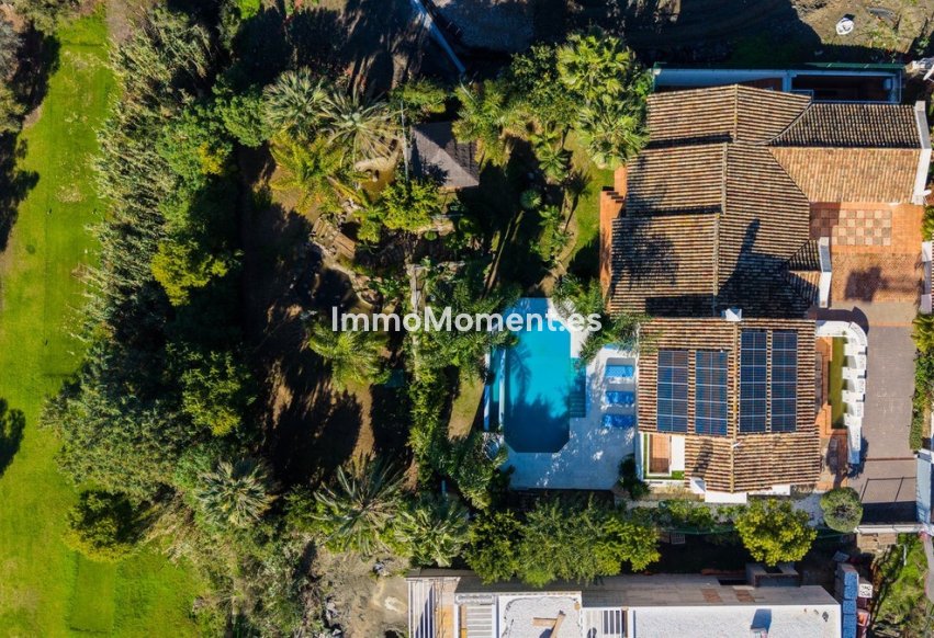 Obra nueva - Villa independiente - Estepona  - New Golden Mile
