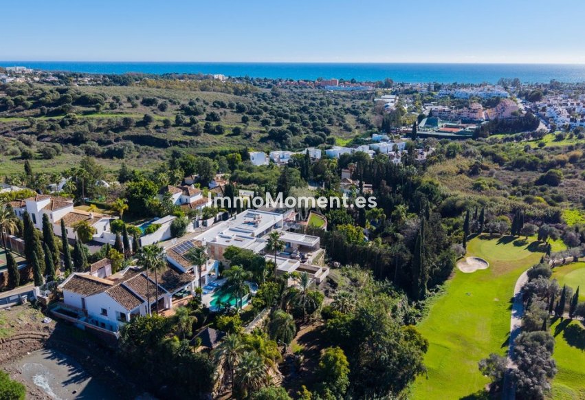 Obra nueva - Villa independiente - Estepona  - New Golden Mile
