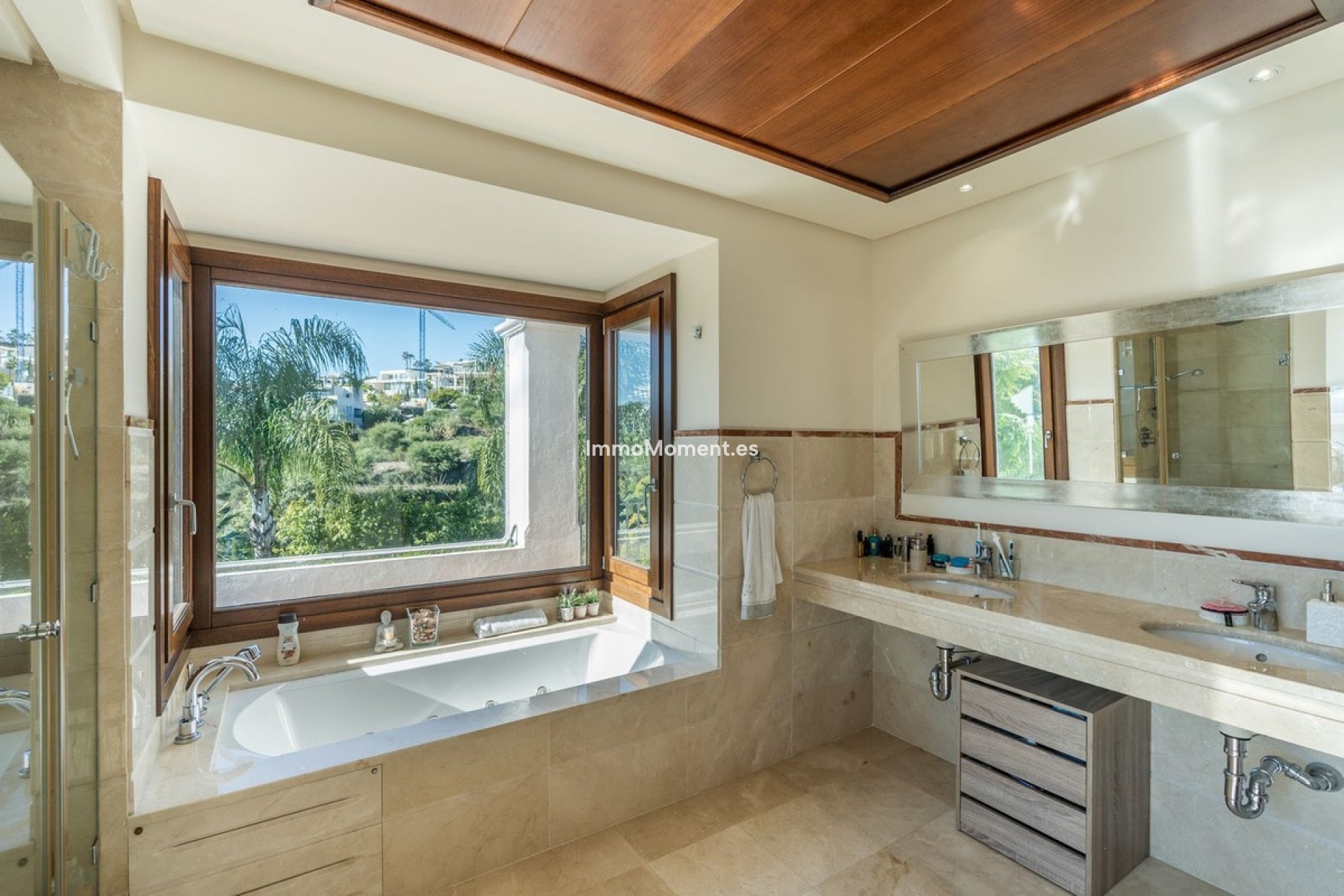 Obra nueva - Villa independiente - Estepona  - New Golden Mile