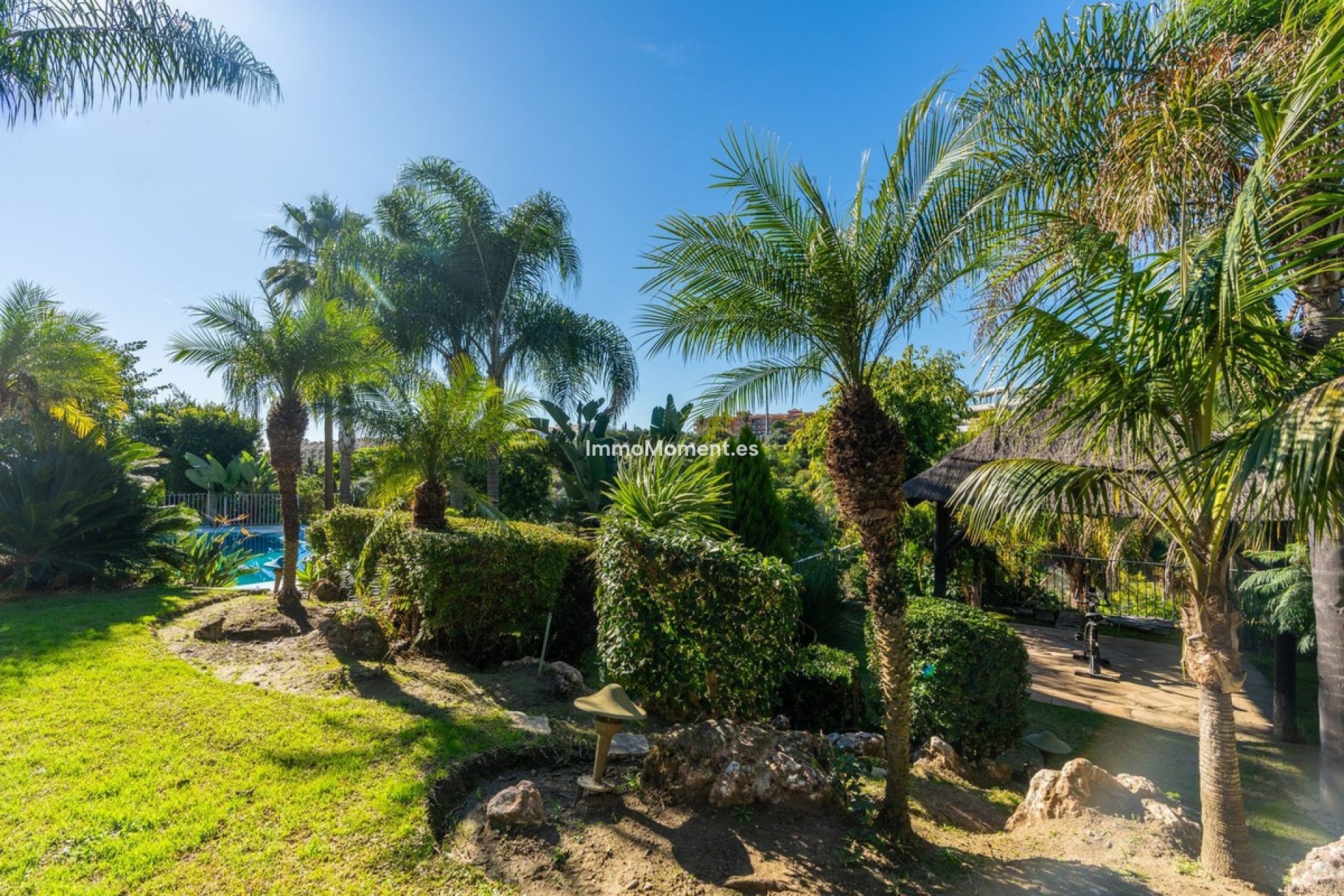 Obra nueva - Villa independiente - Estepona  - New Golden Mile